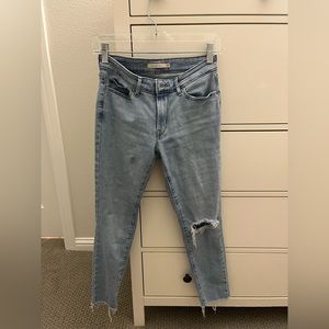Stretchy comfy Levi’s Skinny Ankle Jeans